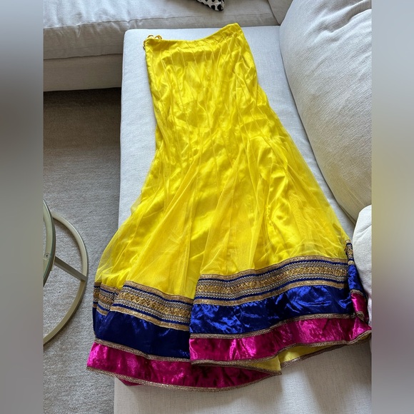 Indian Pakistani Yellow & Pink Lehenga - Picture 10 of 11